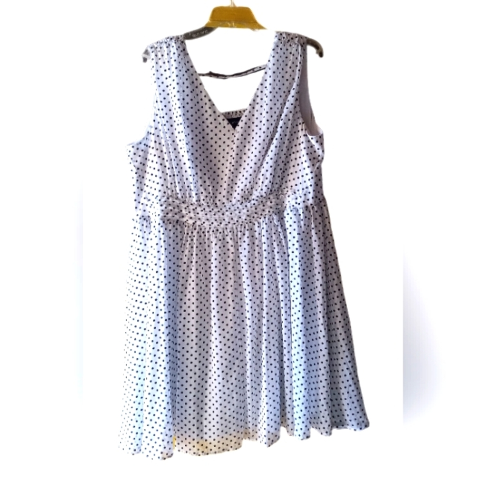 Lane Bryant Black & White Polka Dot Smocked Mini Sleeveless VNeck Lined